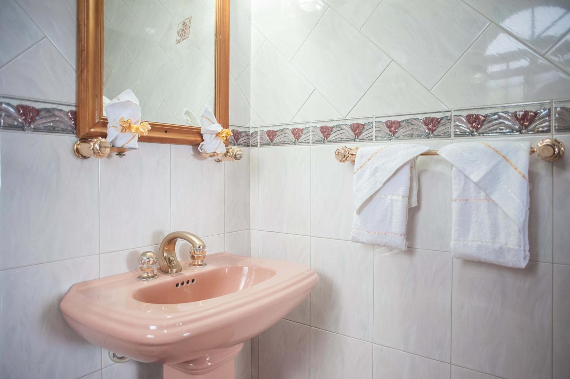Clarridge View Guesthouse 몬테고 베이 외부 사진