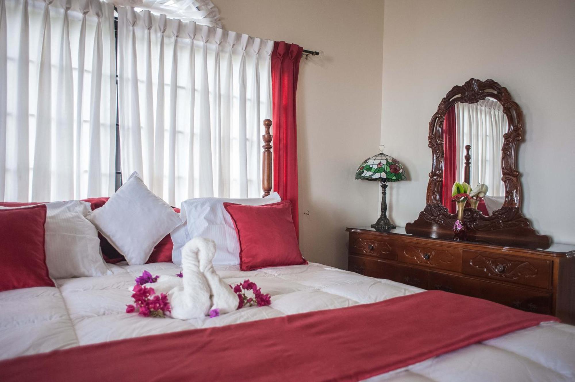 Clarridge View Guesthouse 몬테고 베이 외부 사진