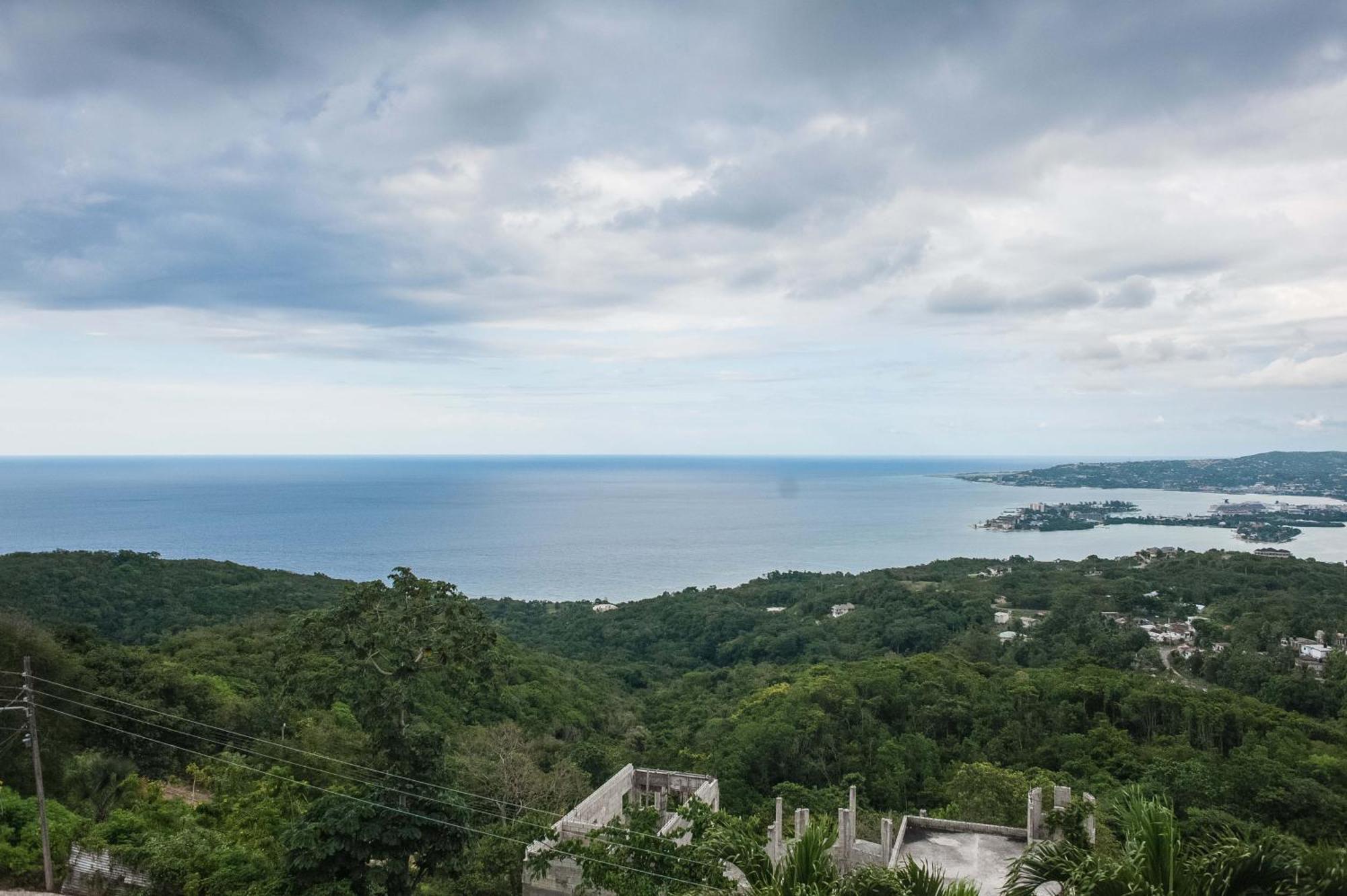 Clarridge View Guesthouse 몬테고 베이 외부 사진