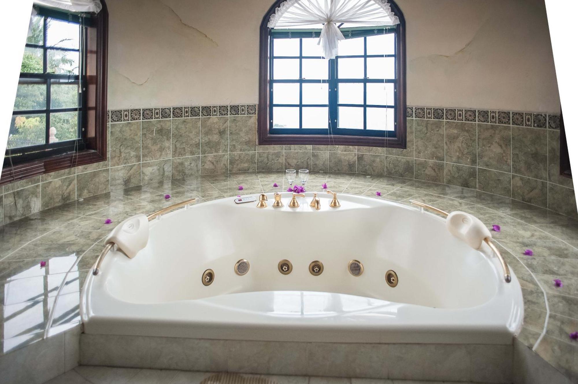 Clarridge View Guesthouse 몬테고 베이 외부 사진