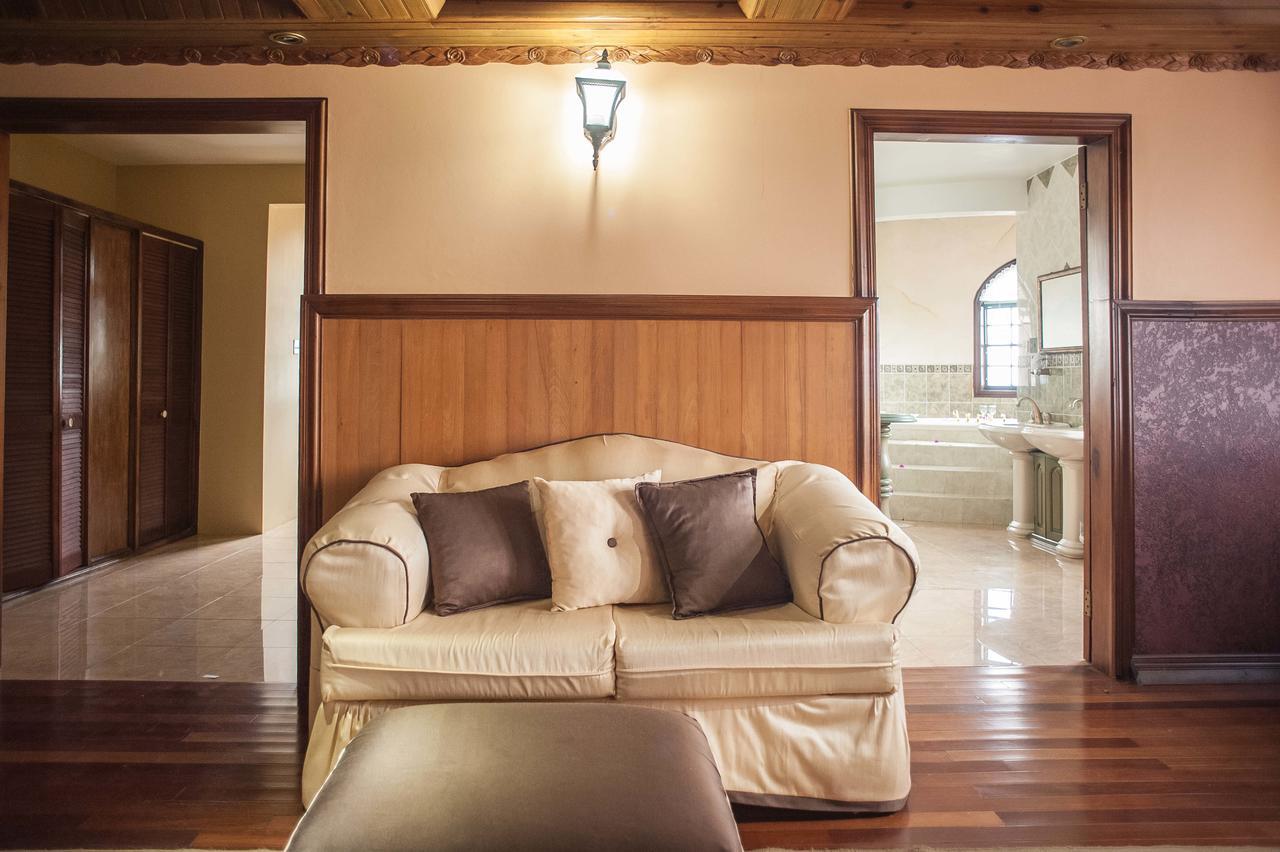 Clarridge View Guesthouse 몬테고 베이 외부 사진
